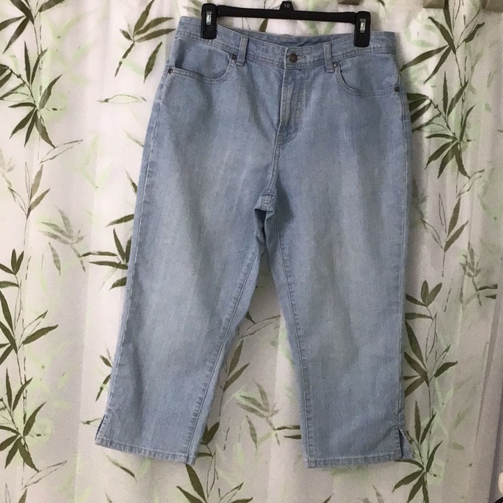 Additions by Chico’s Blue Capris Jeans.  Size 1 (8-10).  84% Cotton.